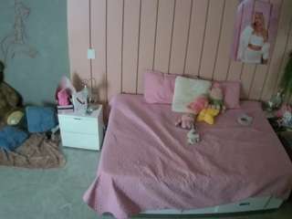 voyeurcam-casa-salsa-bedroom-1 camsoda