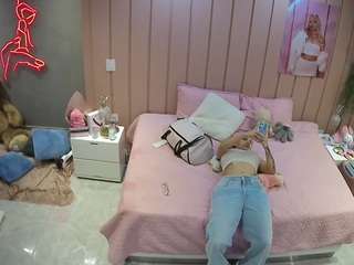 voyeurcam-casa-salsa-bedroom-1