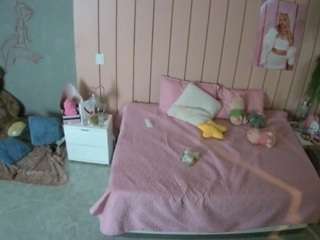 voyeurcam-casa-salsa-bedroom-1