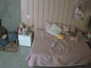 voyeurcam-casa-salsa-bedroom-1