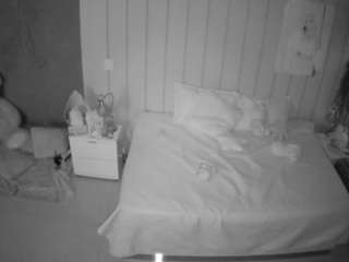 voyeurcam-casa-salsa-bedroom-1