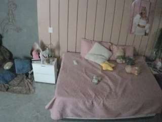 voyeurcam-casa-salsa-bedroom-1