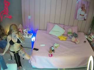 voyeurcam-casa-salsa-bedroom-1