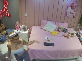 voyeurcam-casa-salsa-bedroom-1