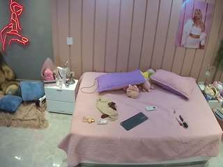 voyeurcam-casa-salsa-bedroom-1