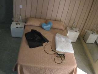 voyeurcam-casa-salsa-bedroom-1