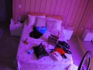 voyeurcam-casa-salsa-bedroom-1