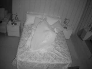voyeurcam-casa-salsa-bedroom-1