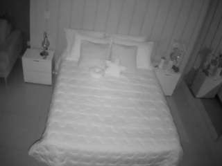 voyeurcam-casa-salsa-bedroom-1