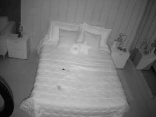 voyeurcam-casa-salsa-bedroom-1