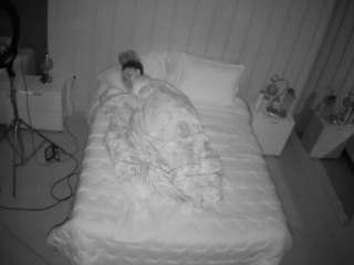 voyeurcam-casa-salsa-bedroom-1