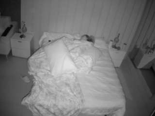 voyeurcam-casa-salsa-bedroom-1