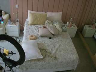 voyeurcam-casa-salsa-bedroom-1 camsoda