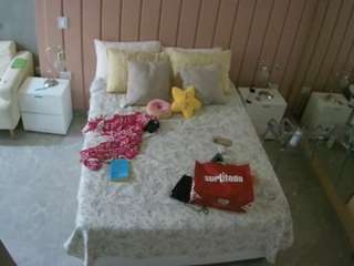 le modèle voyeurcam-casa-salsa-bedroom-1 est en webcam porno dans un show sur le site camsoda, il possède les tags suivants: flashing,hidden,hidden cam,no drinking,no smoking,pov,sexwebcam,teen 18,young adult,hd