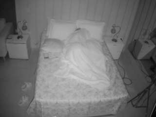 voyeurcam-casa-salsa-bedroom-1