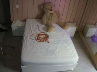 voyeurcam-casa-salsa-bedroom-1