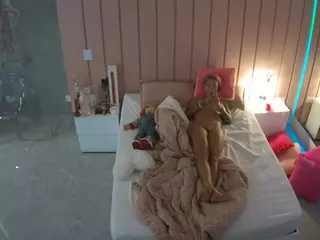 Casa Salsa Bedroom 1's Live Sex Cam Show