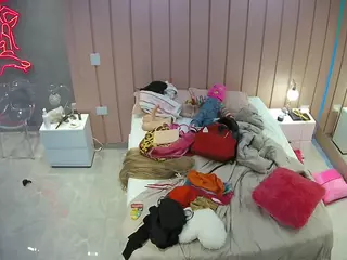 Casa Salsa Bedroom 1's Live Sex Cam Show