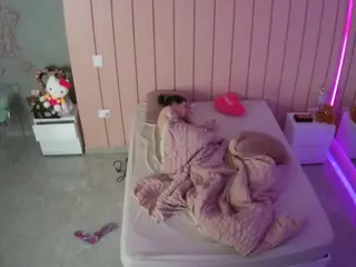 Casa Salsa Bedroom 1's Live Sex Cam Show