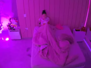 Casa Salsa Bedroom 1's Live Sex Cam Show