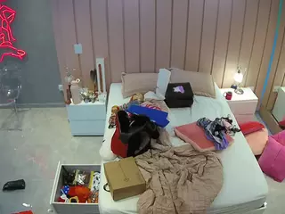 Casa Salsa Bedroom 1's Live Sex Cam Show