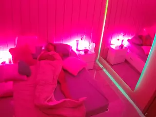 Casa Salsa Bedroom 1's Live Sex Cam Show