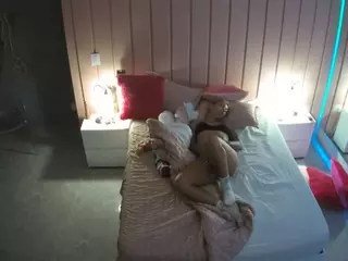 Casa Salsa Bedroom 1's Live Sex Cam Show