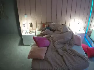 Casa Salsa Bedroom 1's Live Sex Cam Show