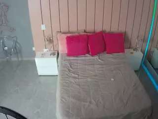 Casa Salsa Bedroom 1's Live Sex Cam Show