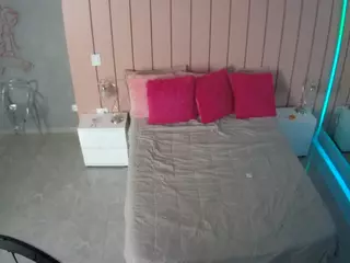 Casa Salsa Bedroom 1's Live Sex Cam Show