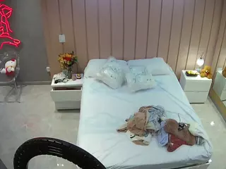 Casa Salsa Bedroom 1's Live Sex Cam Show