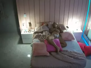 Casa Salsa Bedroom 1's Live Sex Cam Show