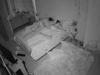 voyeurcam-casa-salsa-bedroom-2