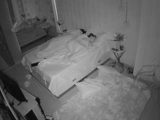 voyeurcam-casa-salsa-bedroom-2