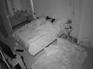 voyeurcam-casa-salsa-bedroom-2