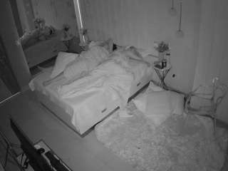 voyeurcam-casa-salsa-bedroom-2