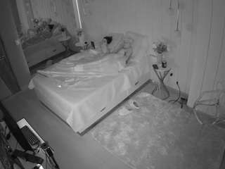 voyeurcam-casa-salsa-bedroom-2