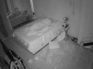 voyeurcam-casa-salsa-bedroom-2
