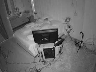 voyeurcam-casa-salsa-bedroom-2