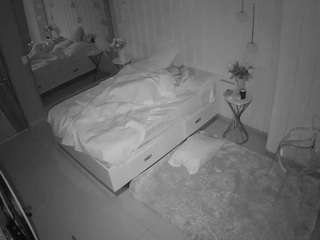 voyeurcam-casa-salsa-bedroom-2