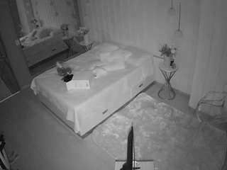 voyeurcam-casa-salsa-bedroom-2