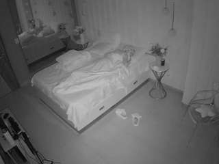 voyeurcam-casa-salsa-bedroom-2