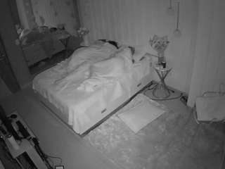 voyeurcam-casa-salsa-bedroom-2