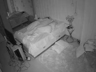 voyeurcam-casa-salsa-bedroom-2