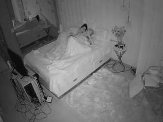 voyeurcam-casa-salsa-bedroom-2