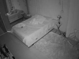 voyeurcam-casa-salsa-bedroom-2