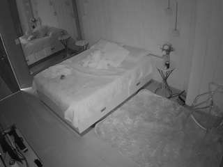 voyeurcam-casa-salsa-bedroom-2