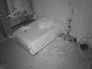 voyeurcam-casa-salsa-bedroom-2