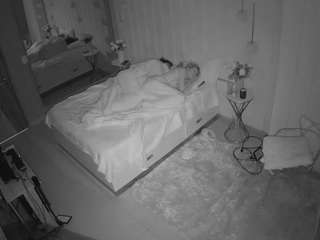 voyeurcam-casa-salsa-bedroom-2