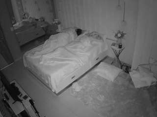 voyeurcam-casa-salsa-bedroom-2